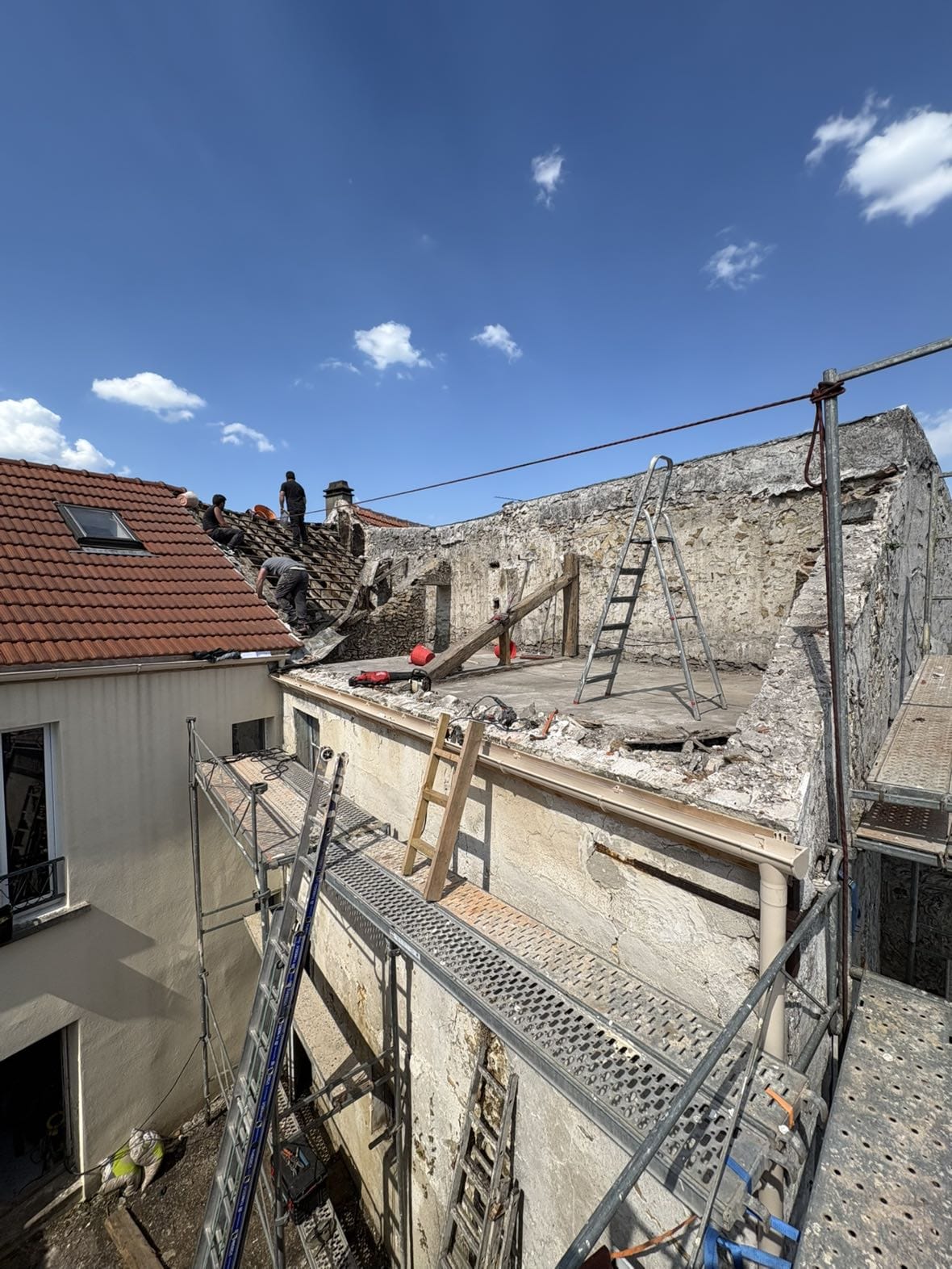 WhatsApp Image 2025-10-19 at 23.35.46 (2)